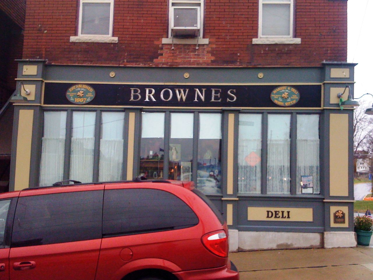 browne's deli 002